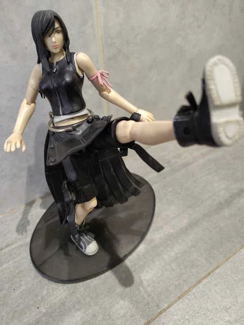 final-fantasy-vii-advent-children-play-arts-tifa-lockhart-action-figure