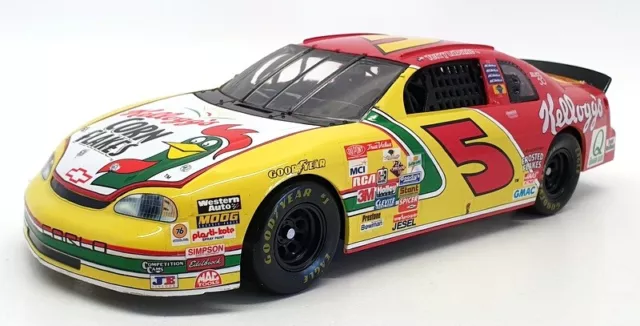 Ertl 1/18 Scale 7917 - 1998 Chevrolet Monte Carlo Terry Labonte Kellogs Nascar