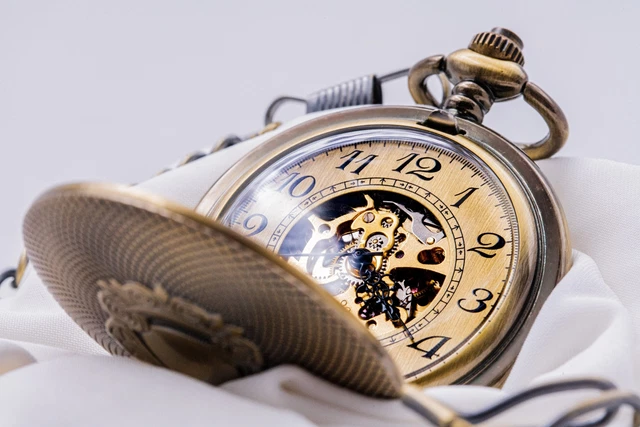 Montre sales gousset squelette