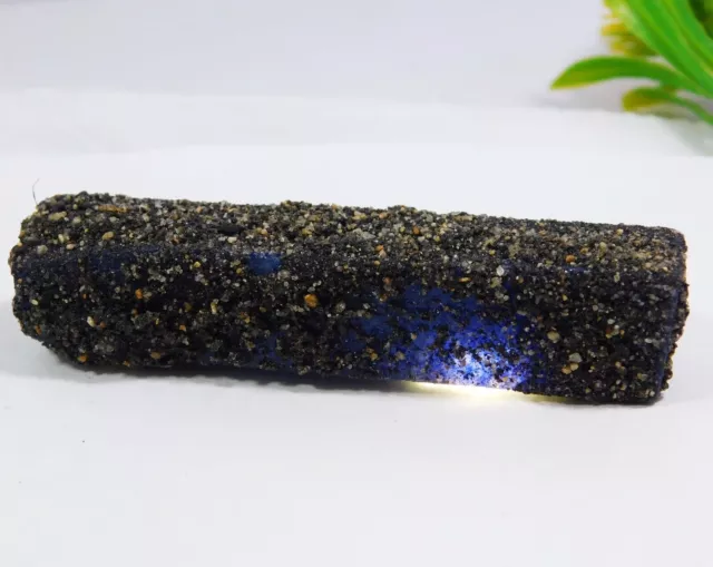 Pietra preziosa sciolta grezza naturale di zaffiro blu traslucido da 195,50 ct