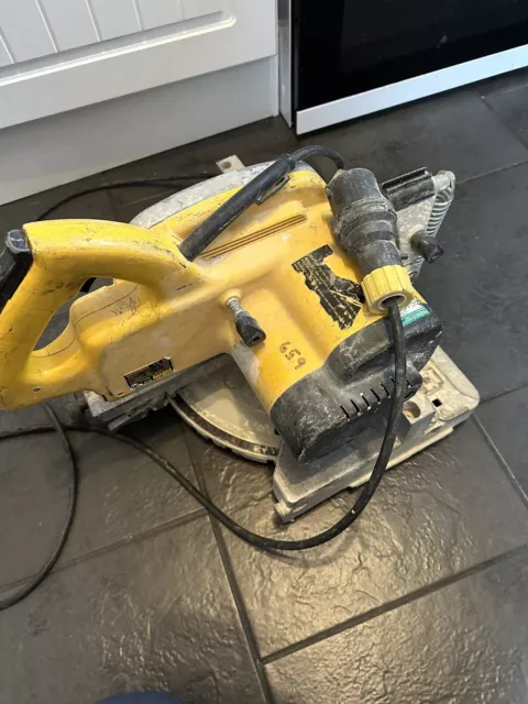 Dewalt DW700-LX Sliding Mitre Saw With Blade 110v.