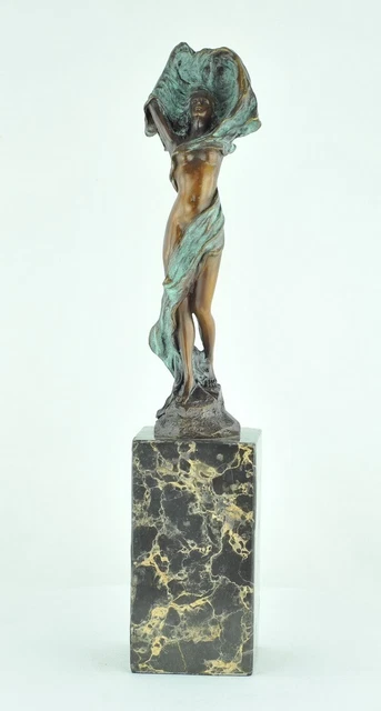 Estatua Art Deco Estilo Art Nouveau Estilo Bronce sólido Firmado