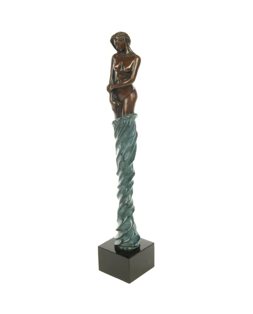 Statue érotique en bronze femme au voile bleu mains le long du corps - 48 cm