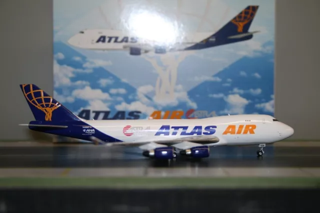 Phoenix 1:400 Atlas Air Boeing 747-400F N408MC (04451)  Die-Cast Model Plane
