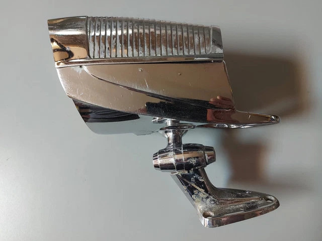 1950s 1960s NU VUE SPOTLIGHT MIRROR CHROME SPOT LIGHT VINTAGE ACCESSORY LAMP 1950s 1960s NU VUE SPOTLIGHT MIRROR CHROME SPOT LIGHT VINTAGE ACCESSORY LAMP