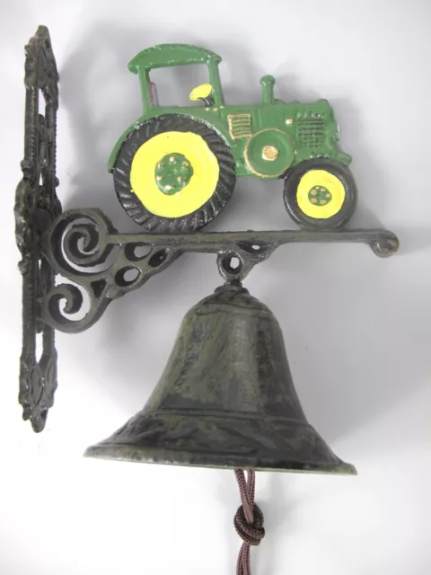 Glocke, Türglocke, Wandglocke aus Gusseisen "Traktor grün" Höhe 25cm