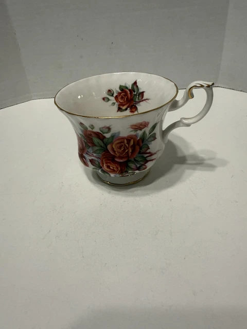 ROYAL ALBERT 'CENTENNIAL Rose' Bone China Tea Cup England