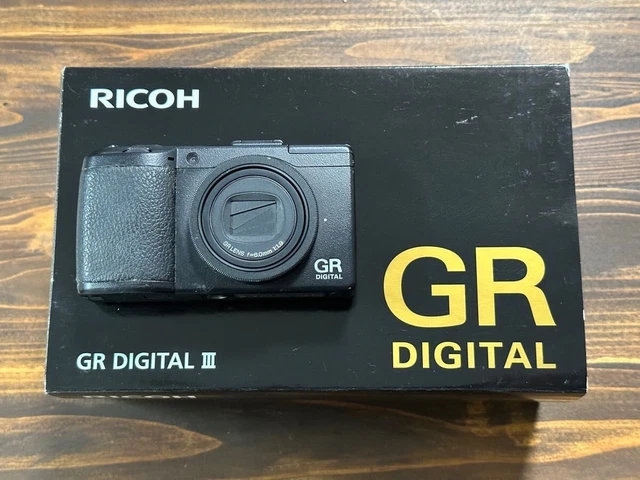 RICOH GR DIGITAL Ⅲ Compact Digital Camera 10.0MP Black