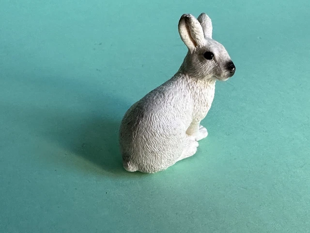 SCHLEICH 14692 WHITE Hare/ Rabbit Farm Life Toy Figure Retired HTF £12. ...