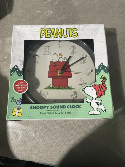 Snoopy Sound Clock Play Music On Hour  Linus Lucy Light Sensor Removable Stand