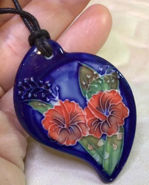 vintage Jewellery Beautiful Moorcroft Pottery Red Hibiscus Blue Cobalt Pendant