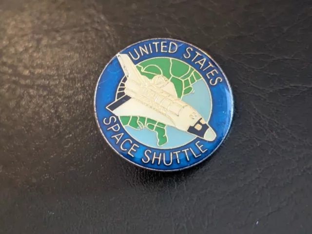 J pin's Lapel Enamel pin NASA Space Shuttle Columbia Discovery rocket badge pins