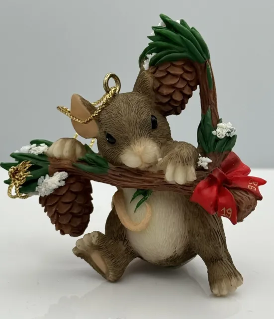 Charming Tails Christmas Ornament Pine Cone Predicament F&F 86/659 Fitz & Floyd