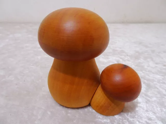 Kjuztg - Wood Design Mushrooms - Handgefertigt - Vintage