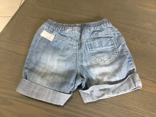 Short en jean IKKS taille 18 mois impeccable 2