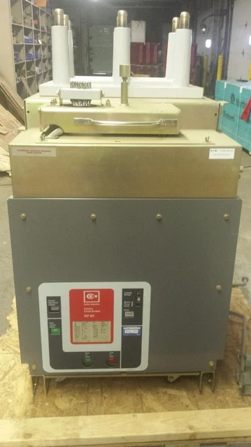 Cutler-Hammer AM-13.8-VR500 1200A Vacuum Circuit Breaker 125vdc EO/DO