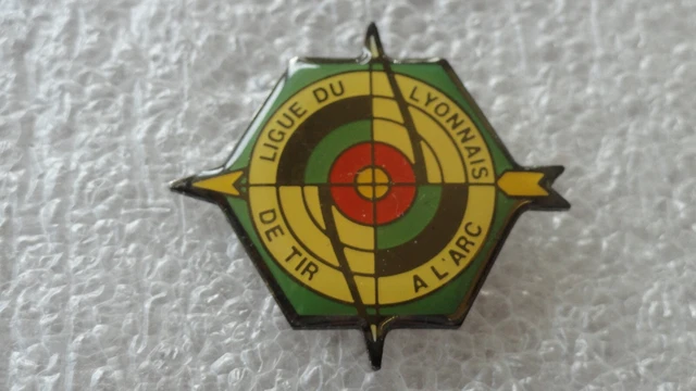 Pin's Rare Arc Saint Cloud – Tir à L'arc, Fabriqué En France, Collection Sport Et Chasse