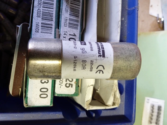 Gros Lot De 1,300kgs De Fusibles Industriels Legrand 3