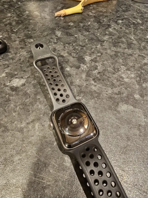 Apple Watch Series 4 Nike+ 44 mm Space Grey Aluminum Case GPS/LTE 3