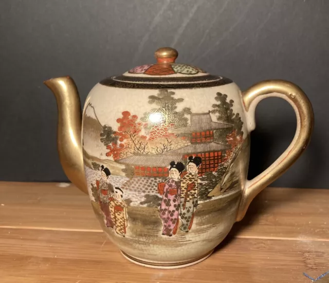 Antique Meiji period Japanese Satsuma Tea Pot  Excellent Condition!