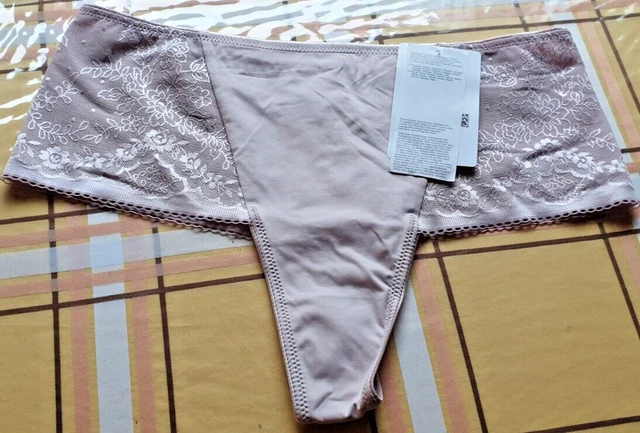 String Triumph Diamonds Sensation Hipster Taille 42 - Couleur Taupe Praliné, Neuf Avec étiquettes