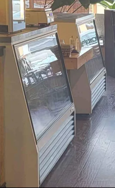 72" Refrigerated Deli Display Case USED True TSID-72-3 