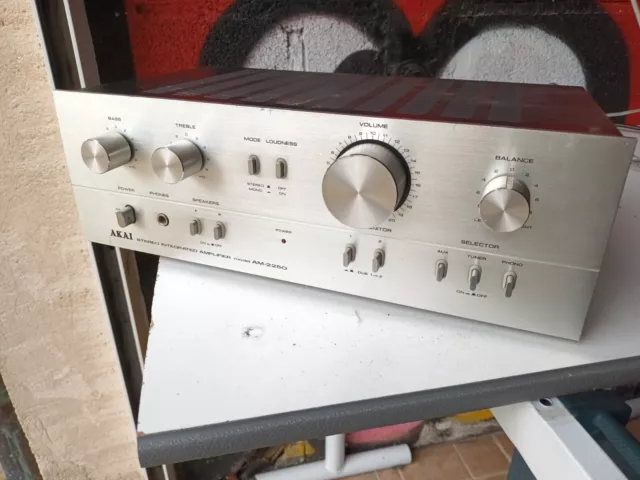 Amplificateur stéréo intégré vintage AKAI AM-2250