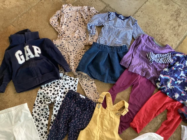 Girls age 2-3 large clothing bundle, good wardrobe selection 3