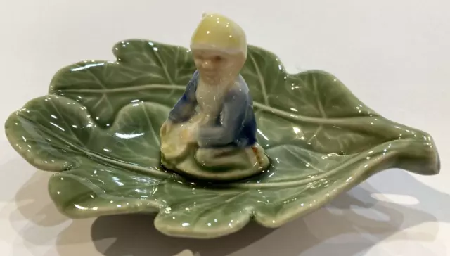 Shamrock Pottery (Wade) - Kneeling Leprechaun On A Leaf