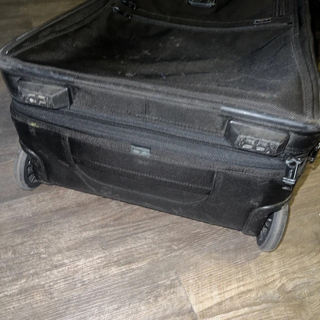 Tumi Alpha 2 Black International Expandable 2 Wheeled Carry-on - 22020D2 READ 5