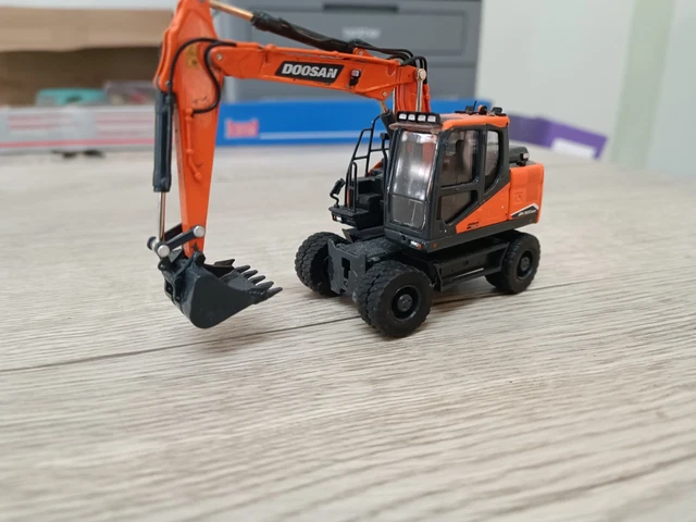 Pelle sur pneus DX165W-5 DOOSAN (par TIPT