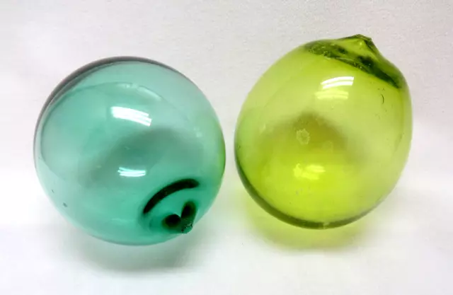 GREEN HAND BLOWN 3 PC MOLD GLASS NET FLOAT BALL WITH 3 SMALL CRUDE CIRCLES  