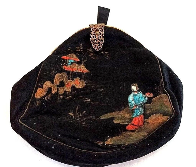 Antique Japanese women's wallet. Early 20th century. Zhelk. Painting on silk. Antique Japanese women's wallet. Early 20th century. Zhelk. Painting on silk.