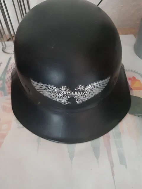 2.Wk Luftschutzhelm   Volksgasmaske