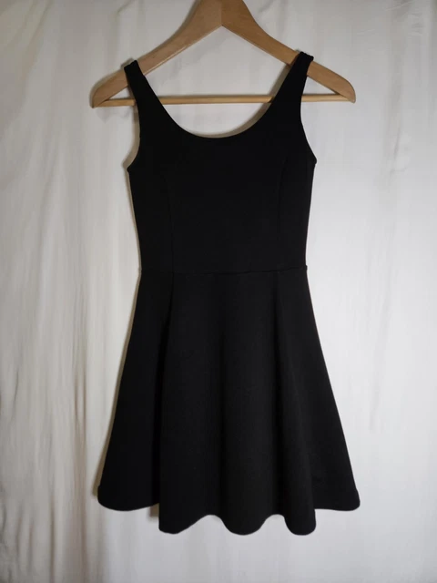 H&M Divided Black Sleeveless Stretch Fit Flare Skater Dress Ribbed Size 2 NWOT H&M Divided Black Sleeveless Stretch Fit Flare Skater Dress Ribbed Size 2 NWOT