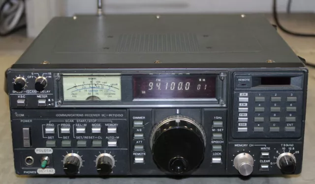 Icom IC-R7000 communication receiver