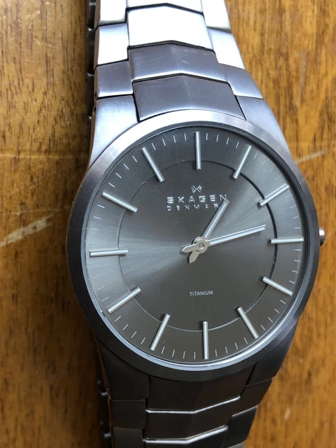 Superdry Orologio Uomo Hoxton Multi SYG282UW - Cronografo Quadrante Grigio, Cinturino In Pelle Nera, 50m - 2