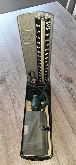 Blutdruckmeßgerät   / Sphygmomanometer 4