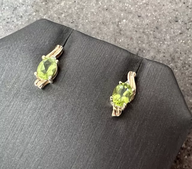 Vintage 14K Yellow Gold Peridot Diamond Stud Earrings