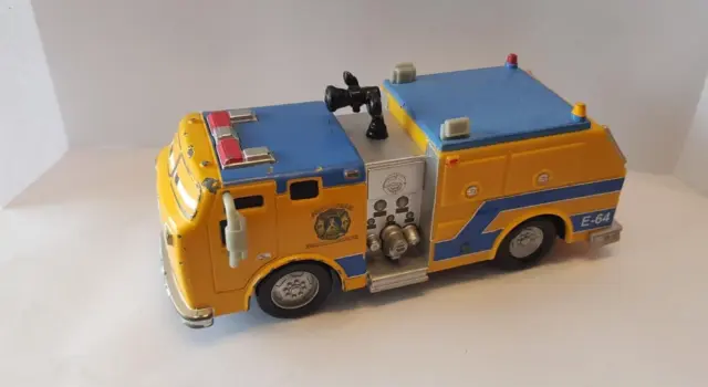 Voiture métal Mattel Cars Disney  MATTEL piston pic Pulaski camion pompier 13 cm