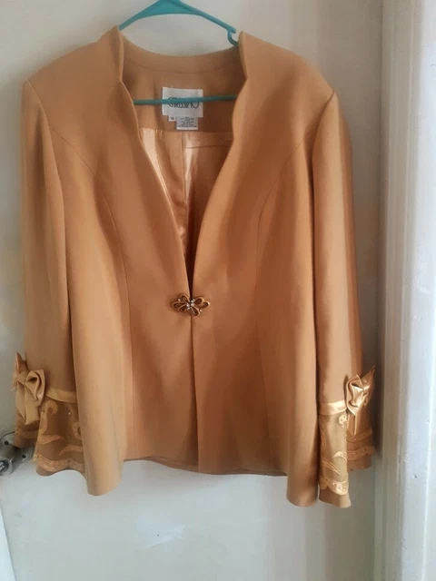 Carissimo 2 Pieces Jacket And Skirt Embellished Size Us L