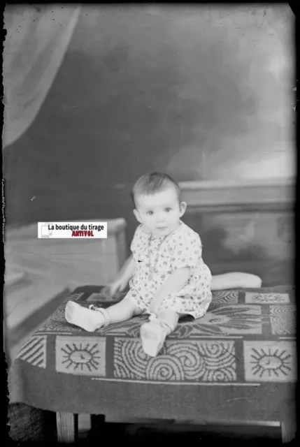 Child, Baby, Plate Glass Photo, Negative Black & White 3 7/8x5 7/8in France