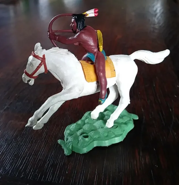 Soldatino Toy Soldier Herald Britains LTD Indiano a Cavallo Scala 1:32