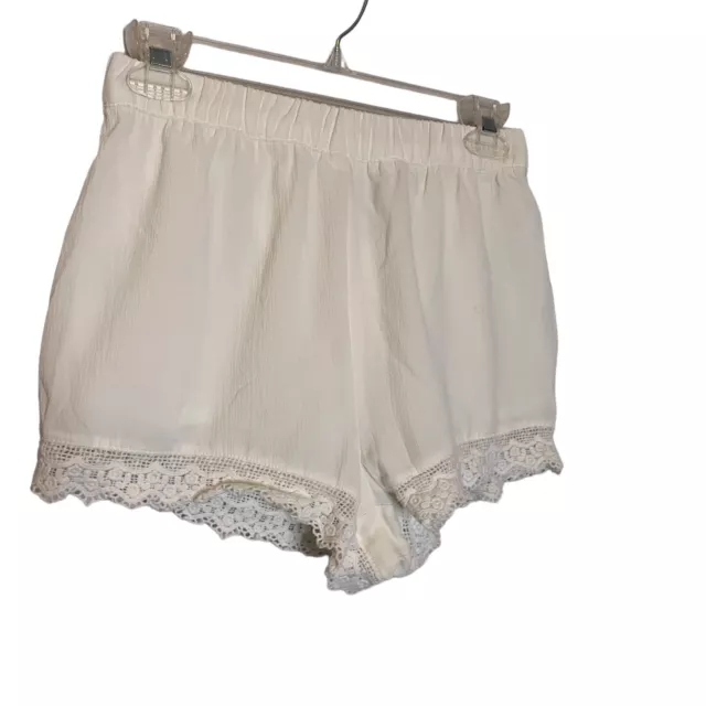 Forever 21 Shorts Womens Small White Lace Trim Fully Lined 2" Inseam Lined