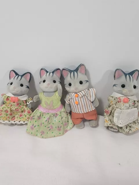 Retired Calico Critters / Sylvanian Families - Harvey Grey Cat Family Lot Of 4