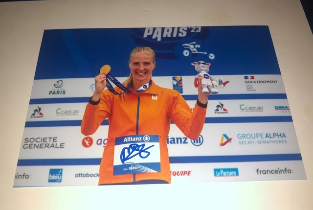Fleur Jong firmato (Paesi Bassi)