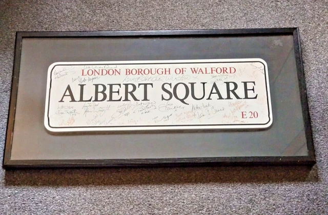 Eastenders Cast Signed ALBERT SQUARE Road Sign 1994 Framed Windsor Richard Carty