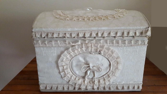 Baule In Legno Grande Ricoperto In Tessutto Ricamato Macrame' Cod.71.0081