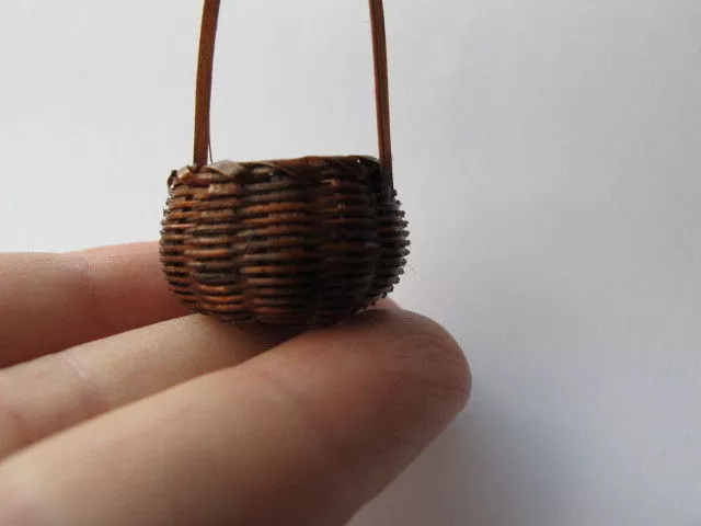 2 Miniature Small Bamboo BROWN empty Quality Fine Handmade Basket Dollhouse  BB1