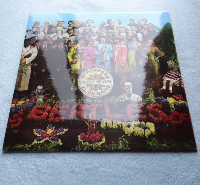 The Beatles - Sgt Peppers Stereo Black & Silver Label One Box EMI UK LP Plays NM